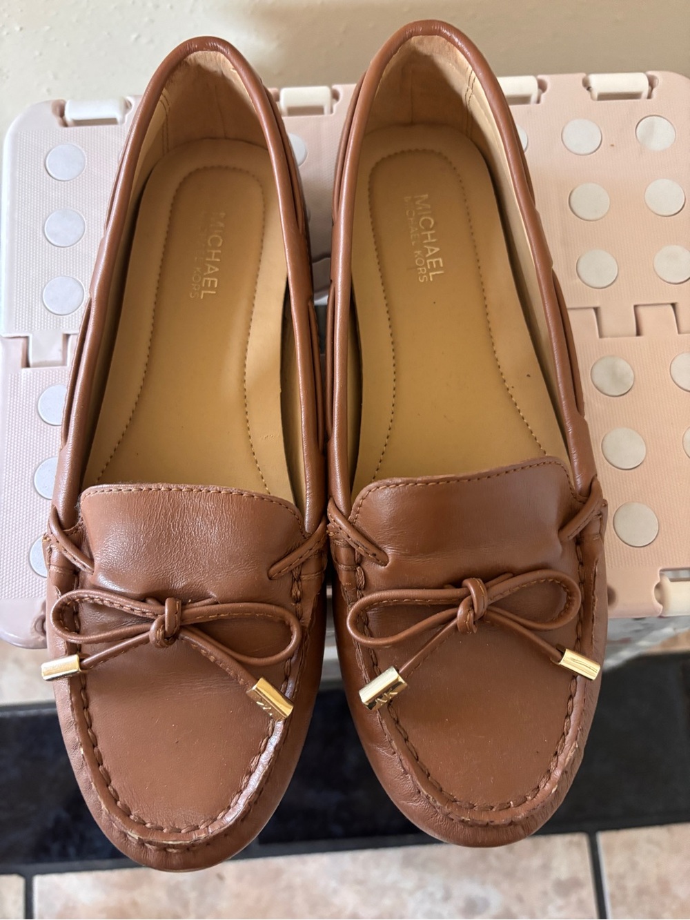MICHAEL Michael Kors Tan Leather Moccasin Loafers with Bow and Gold Aglets
